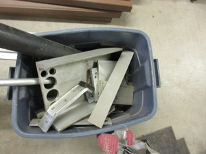 lot 392 image: ABOUT A HUNDRED POUNDS OF SCRAP ALUMINUM