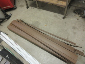 lot 394 image: COMPOSIT FENCING SLEEVES AND TRIM