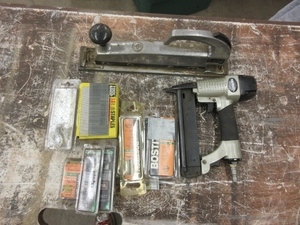 lot 400 image: SANDER, STAPLER AND STAPLES