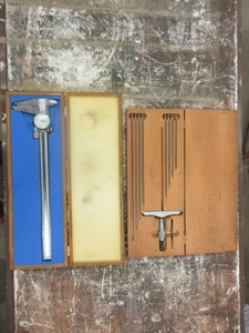 lot 415 image: DEPTH MICROMETER AND A CALIPER