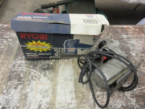 lot 423 image: BISCUIT JOINERS AND A JIGSAW