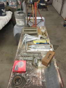 lot 428 image: HOUSEHOLD REPAIR ITEMS