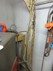 lot 324 image: COME ALONG WITH CHAIN, ROPE & HOOKS