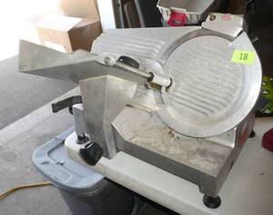 lot 3 image: Berkel 827 Commercial meat slicer - tested and works just needs a good cleaning and lube
