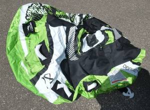 lot 33 image: Like new Obrien water tube, says fits 3 riders or 560 lbs, Ultra Screamer