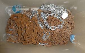 lot 41 image: Tote with 3 chains