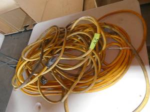lot 44 image: 2 extension cords