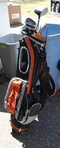 lot 67 image: Very nice condition Lancer kids golf bag and about 5 clubs