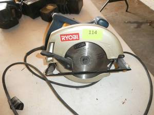 lot 114 image: Nice Ryobi circular saw - works