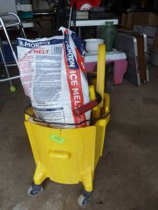 lot 125 image: Commercial mop bucket with salt