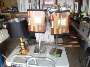 lot 128 image: 3 lamps