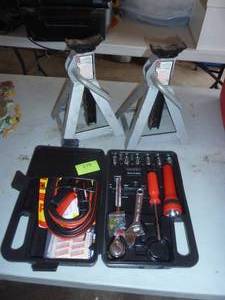 lot 179 image: Car emergency kit and 2 jack stands