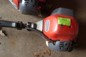 lot 207 image: Robin weed whip model NB281