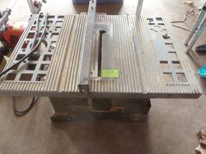 lot 217 image: Makita table saw - works