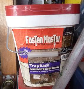 lot 239 image: New bucket of 2-12 deck screws