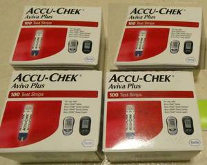 lot 254 image: 700 Accu-check Aviva plus test strips