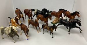 lot 48 image: Group of Vintage Breyer Horses