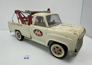 lot 62 image: Tonka AA 24 Hr Tow Truck Wrecker Pressed Steel Toy