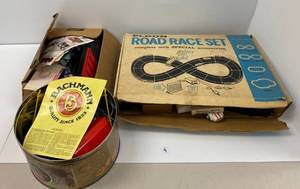 lot 9 image: Vintage Slot Car Tracks And Cars