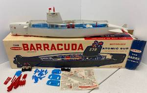 lot 11 image: Vintage Remco BARRACUDA Motorized Atomic Sub