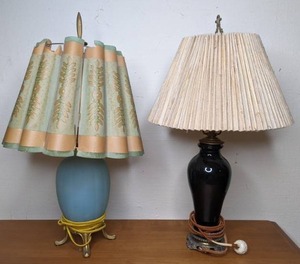lot 70 image: Pair of Vintage Lamps with Ceramic Bases and Brass Accents
