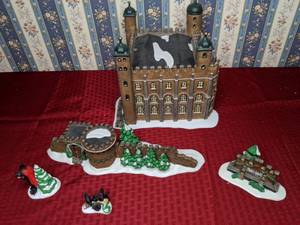 lot 165 image: RETIRED Vintage Department 56 Heritage Village Collection Tower of London Historical Landmark Series