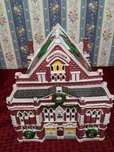 lot 189 image: RETIRED Vintage Department 56 The Original Snow Village Ryman Auditorium