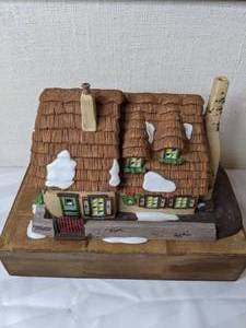 lot 491 image: Vintage Department 56 Heritage Village Collection The Christmas Carol Cottage Dickens Village Series