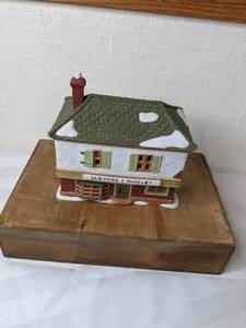 lot 495 image: Vintage Department 56 Heritage Village Collection Scrooge and Marley Counting House Dickens Village Series