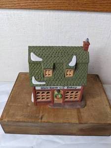 lot 486 image: Vintage Department 56 Heritage Village Collection White House Bakery Dickens Village Series
