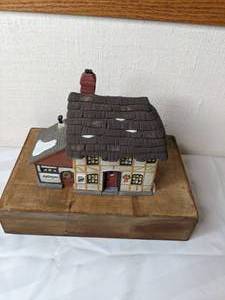 lot 490 image: Vintage Department 56 Heritage Village Collection Mr. & Mrs. Pickle Cottage Dickens Village Series
