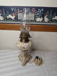 lot 127 image: Electric Porcelain Oil Lamp Table Lamp