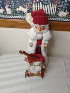 lot 131 image: Original Steinbach Nutcracker Santa Claus with Mesh Bag