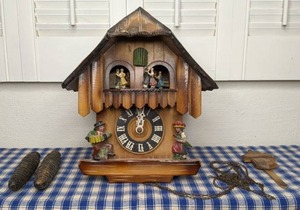 lot 55 image: Vintage Music BoxCuckoo Clock by Wood Carvings Music Boxes, R. Michel, Haldenstr. 13 Luzern