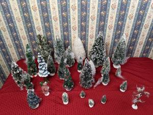 lot 370 image: Collection of Miniature Trees Christmas Decor