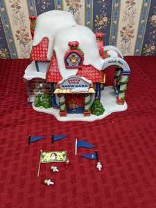 lot 207 image: Vintage Department 56 North Pole Series North Pole Snow Bank