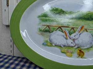 lot 315 image: 2011 Sonoma Vintage Bunny Plate Collection