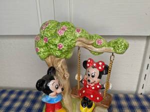 lot 317 image: Disney Mickey and Minnie Music Box
