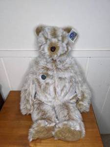 lot 303 image: Vintage 1985 Gund Collectors Classic Waldo G. Bearperson