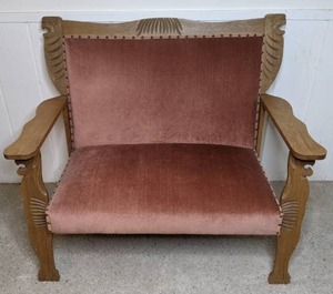 lot 13 image: Vintage Settee - Pink Velvet