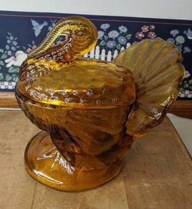 lot 394 image: Amber Glass Turkey Covered Dish