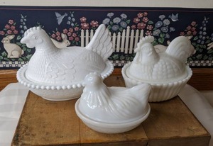 lot 398 image: Collection of 3 Milk Glass Hen On A Nest Covered Dishes