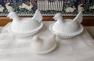 lot 400 image: Collection of 3 Milk Glass Hen On A Nest Covered Dishes