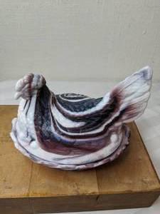 lot 377 image: Vintage Slag Glass Hen in a Nest Candy Dish