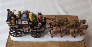 lot 296 image: Heritage Village Collection Holiday Coach