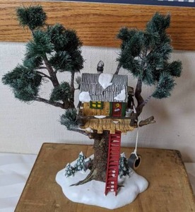 lot 242 image: Vintage Department 56 The Original Snow Village Treetop Tree House