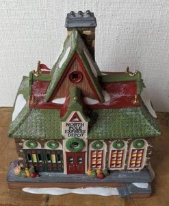 lot 243 image: Vintage Department 56 Heritage Village Collection, North Pole Series North Pole Express Depot
