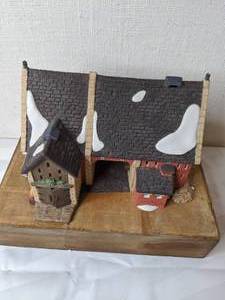 lot 251 image: Heritage Village Collection Dickens Village Series Butter Tub Barn