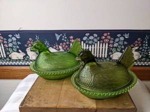 lot 344 image: Two Vintage Green Depression Glass Hen on Nests