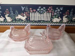lot 347 image: Three Vintage Pink Depression Glass Hen and Bunny on Nest